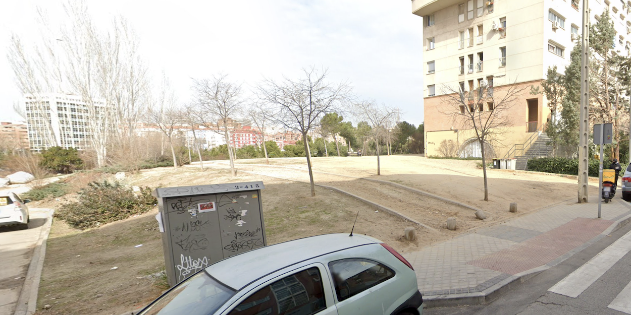 Solicitud de atención descampado sin acondicionar en la zona de acceso al nuevo Parque de Sierra Elvira y zona de Tejar de la Pastora